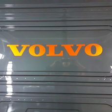 Kirkas ja selkeä Volvon logo.
